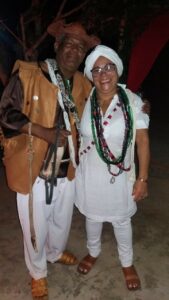 Os Boiadeiros são espíritos que ajudam a recolher espíritos obsessores e quiumbas, além de realizar a limpeza energética dos terreiros. Eles são uma classe de entidades de linha intermediária que atuam em giras de esquerda e de direita.